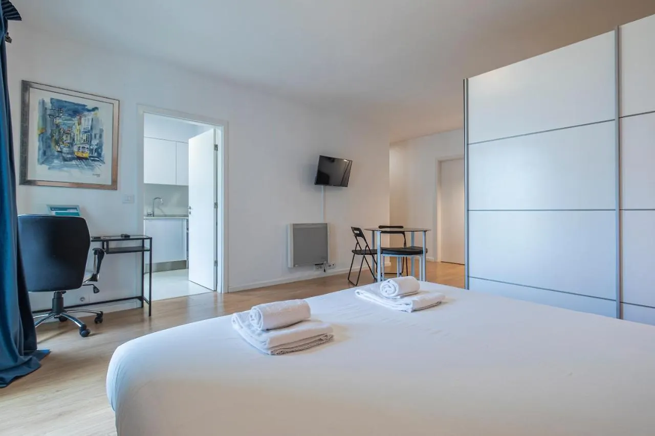 Apartment Bright & Comfy Flat In Lisbon By Lovelystay